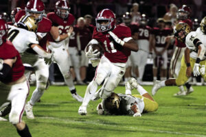 Hartselle hangs on for 21-19 win over Athens